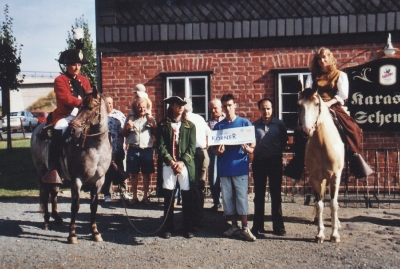 Karasek auf dem Fußmarsch